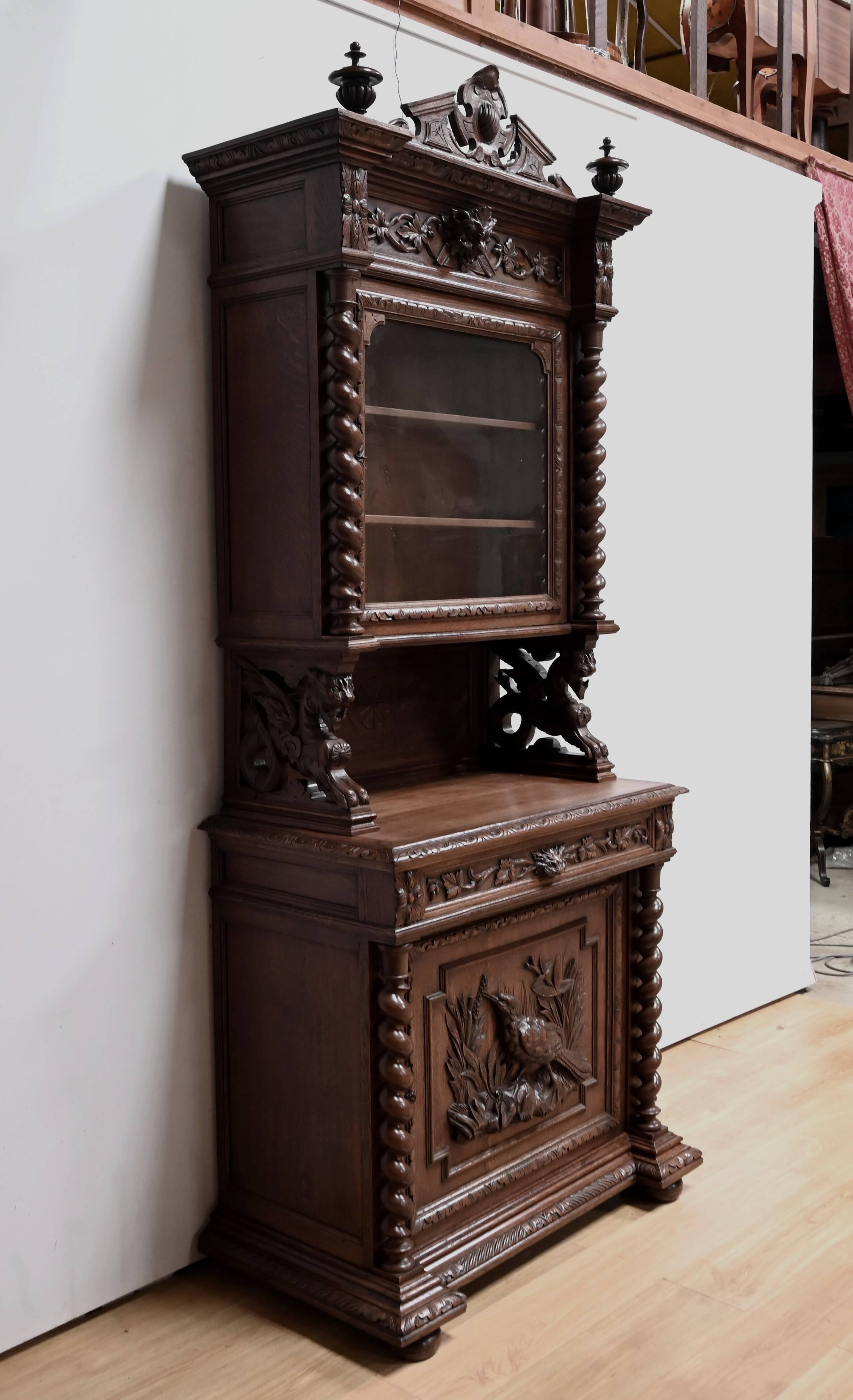 Narrow Oak Display Cabinet, Louis XIII style – Late 19th century