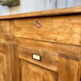 Buffet ancien en bois massif