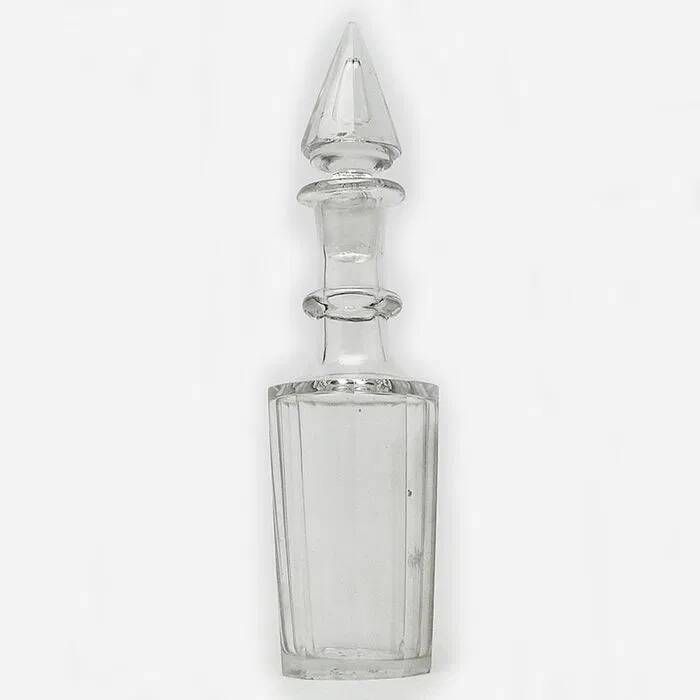 E8S carved glass carafe in Biedermeier style