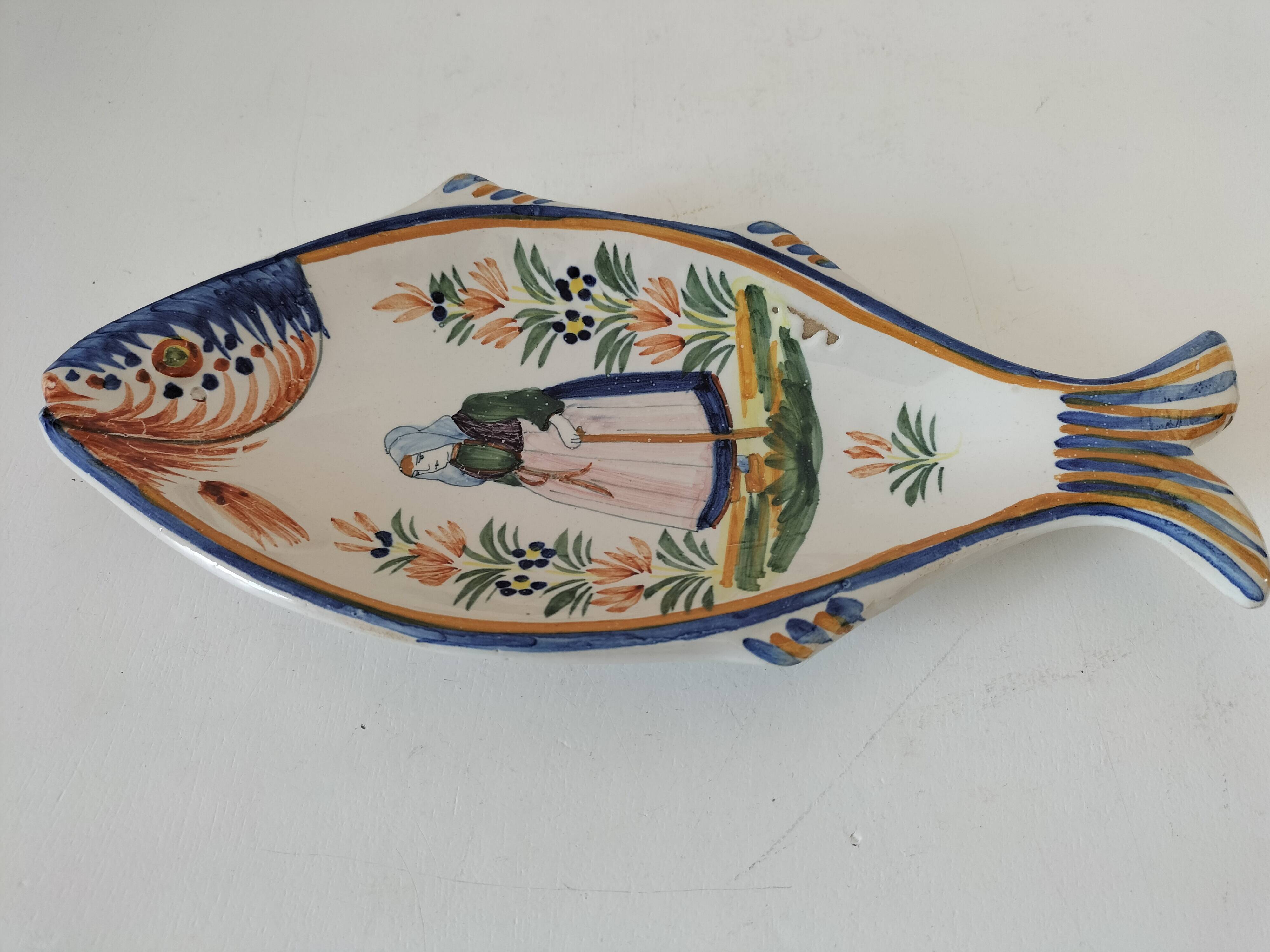 Coupelle poisson Quimper Henriot décor breton peint à la main