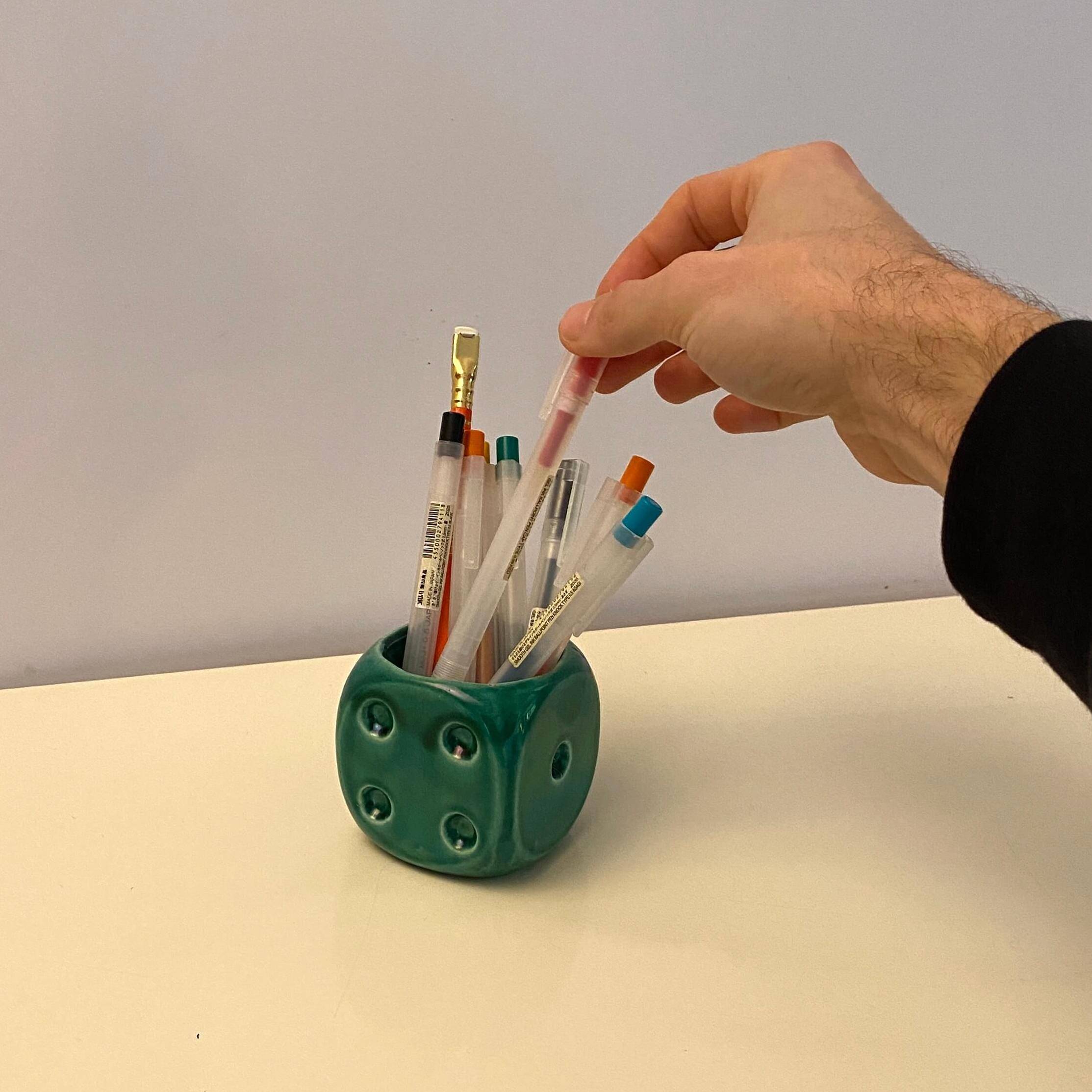 Porte-crayon en céramique en forme de dé