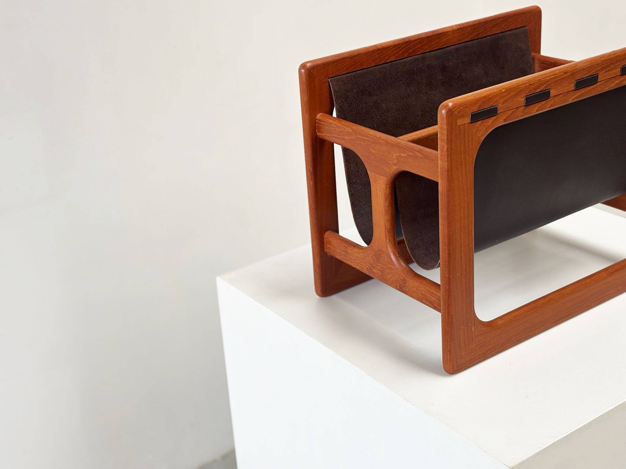Danish magazine holder by Aksel Kjersgaard for Salin Møbler