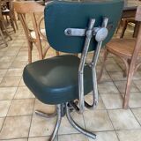 Pullman style workshop chair