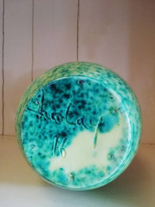 Accolay ceramic vase