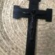 Crucifix ancien noir monochrome