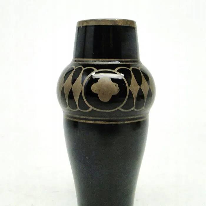 A5Z mini vase in the Art Nouveau style