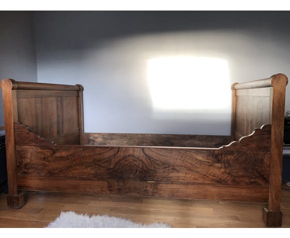 Ancient walnut roller bed