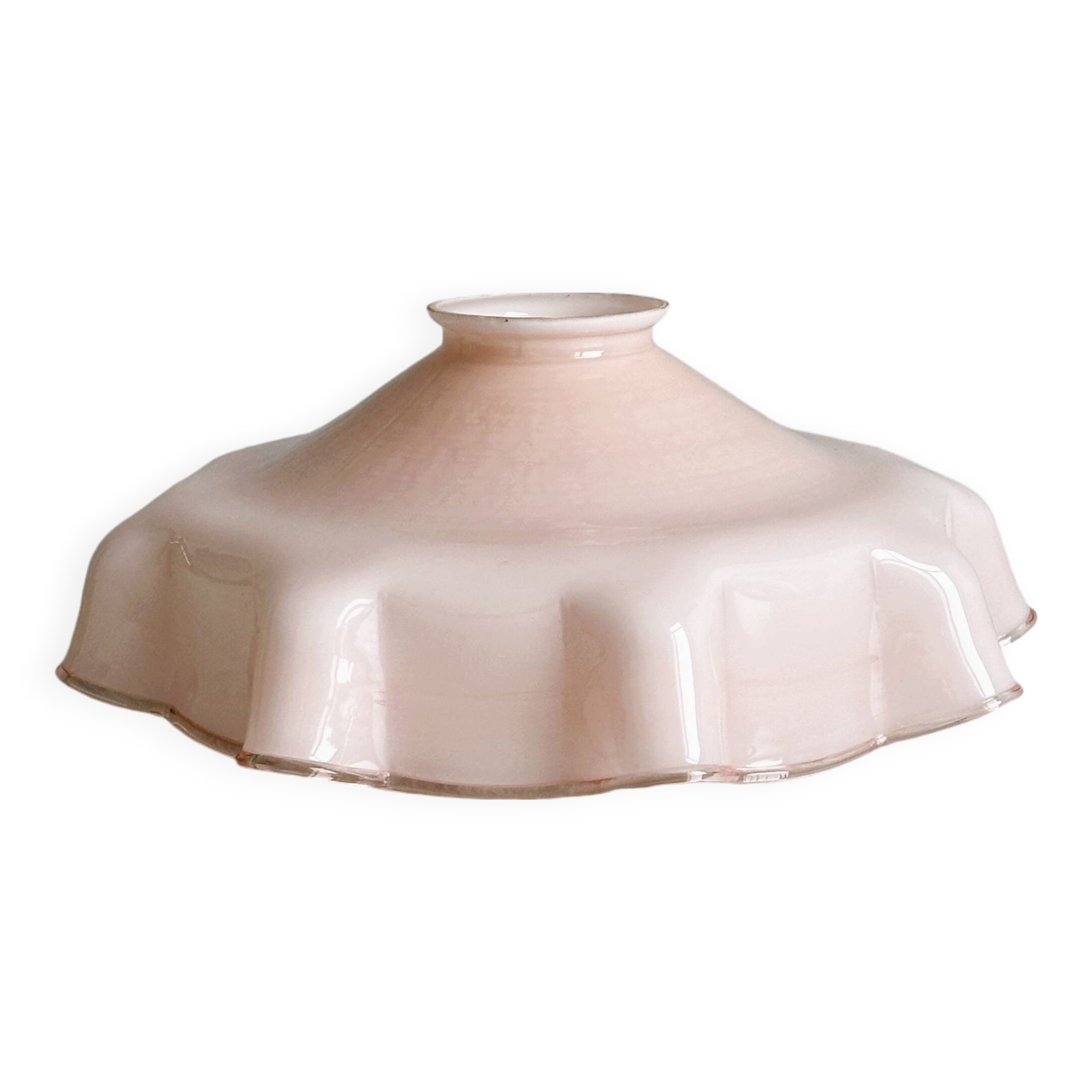 Abat-jour vintage en opaline rose pâle