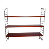 String shelf by Nisse Strinning with three mahogany shelves. Gungrey metal sides.