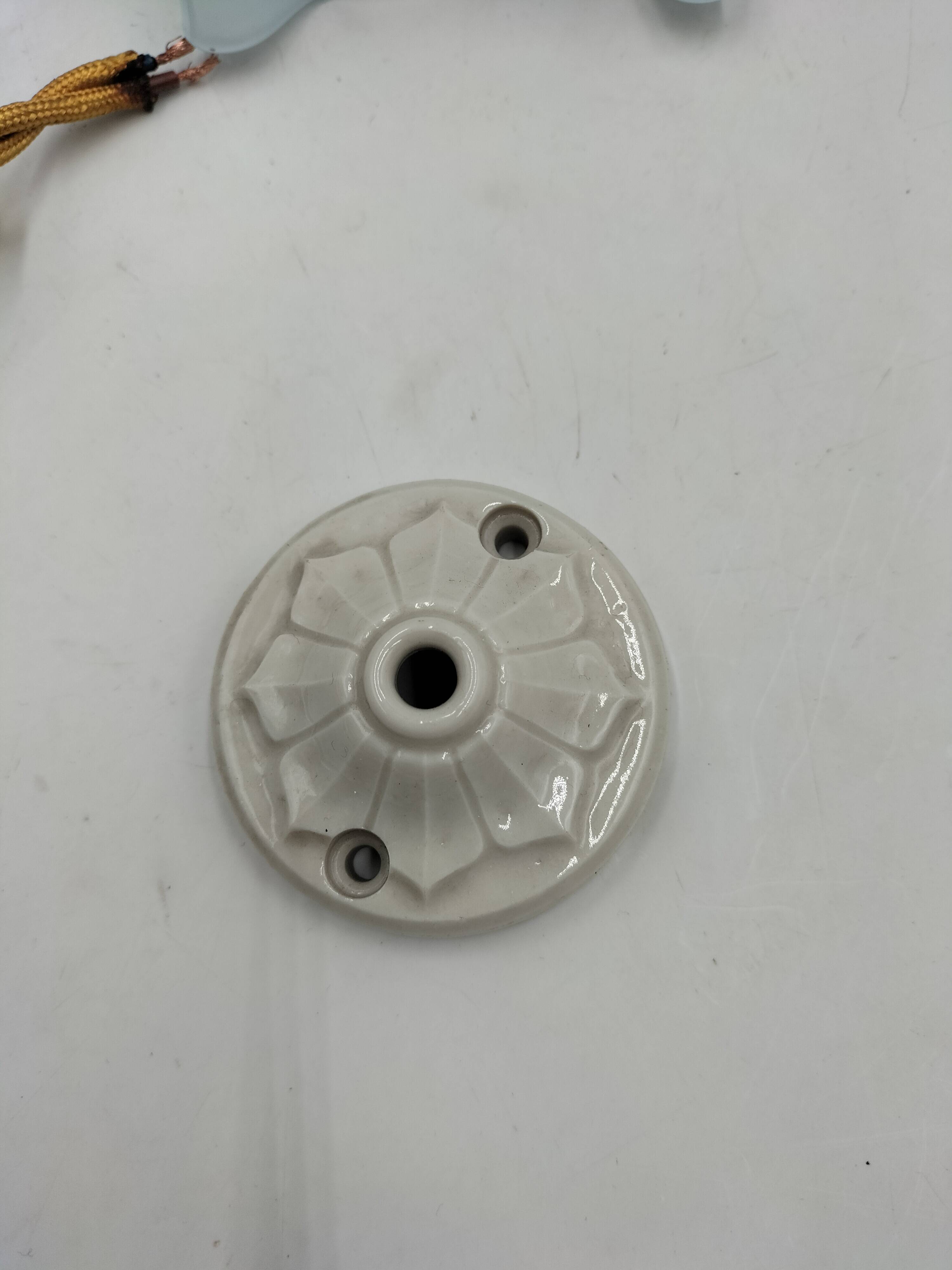 Blue opaline suspension