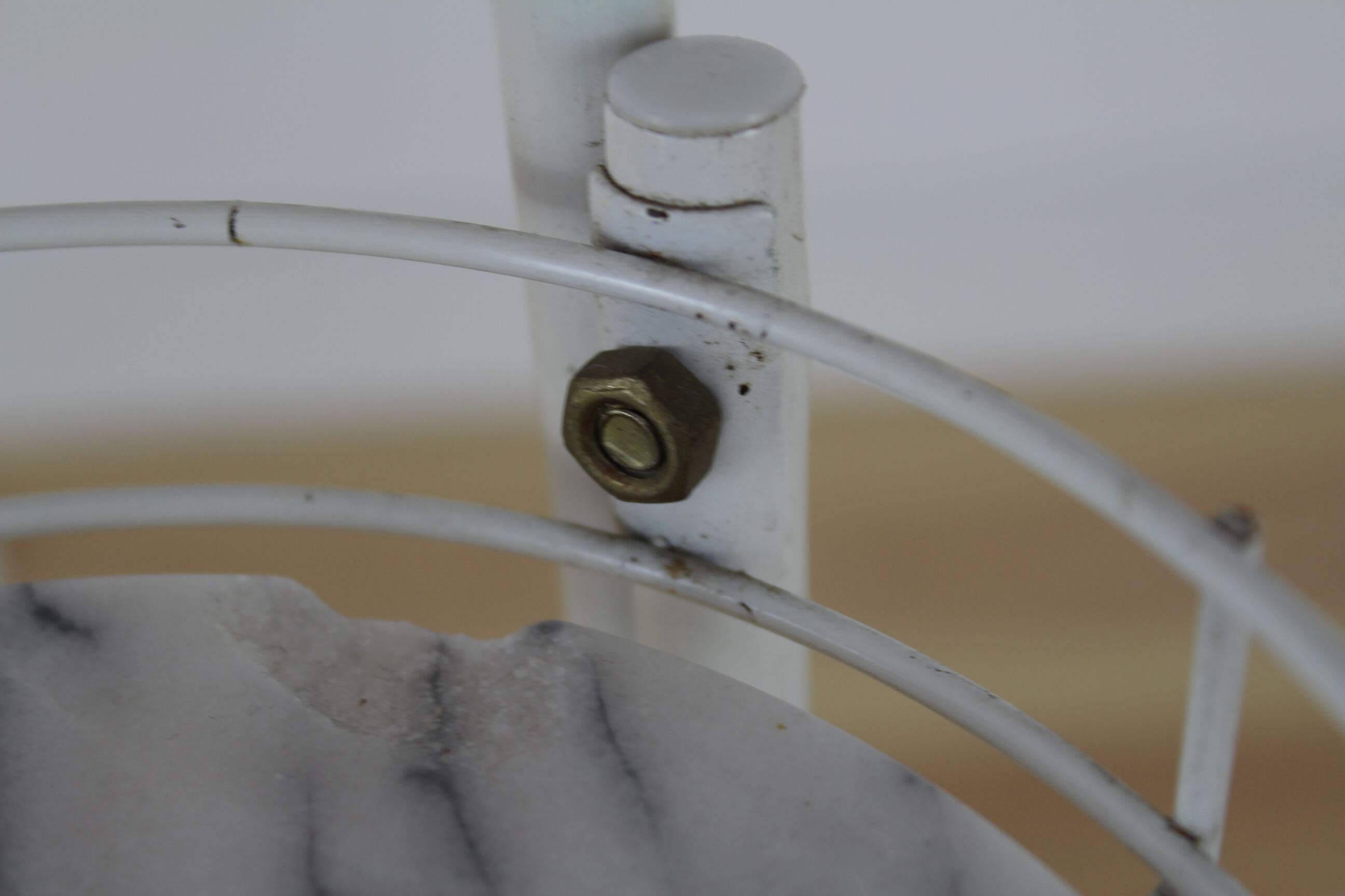 Door plant in white metal and marble