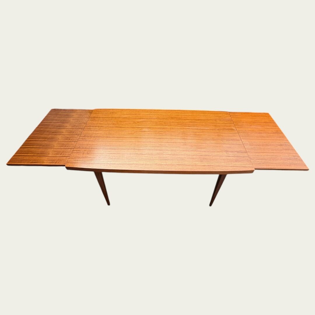 Scandinavian extendable dining table in Teak 1960