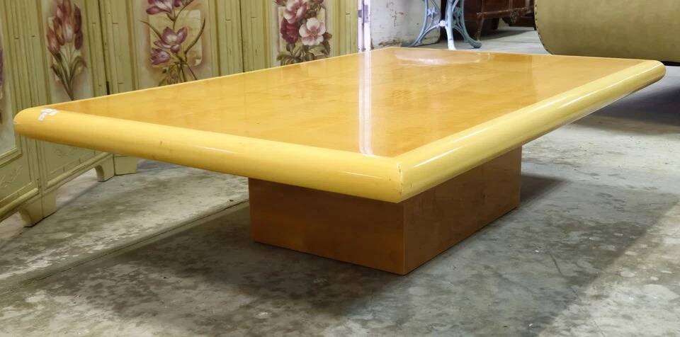Design coffee table in maple – marquetry top – 1970s vintage style