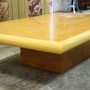 Design coffee table in maple – marquetry top – 1970s vintage style