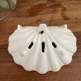 Enamelled cast iron soap dish