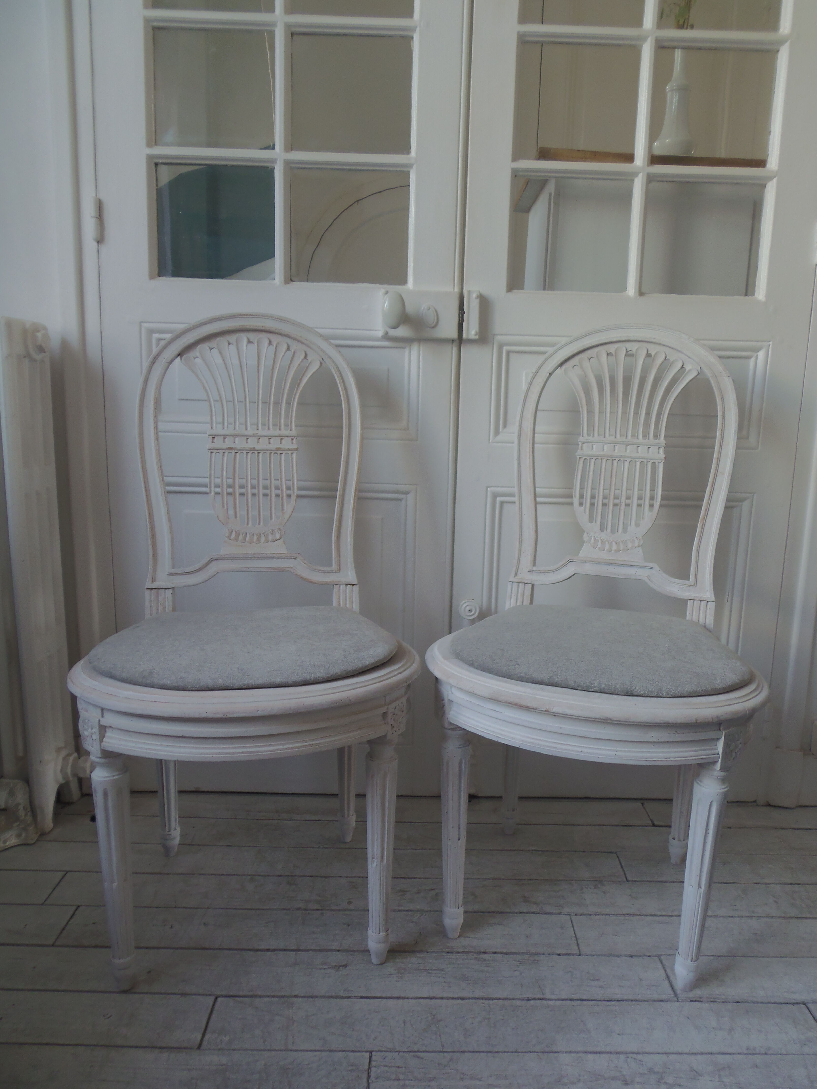 2 louis xvi style chairs beautiful patina chalk bills, seats dressed in gray velvet