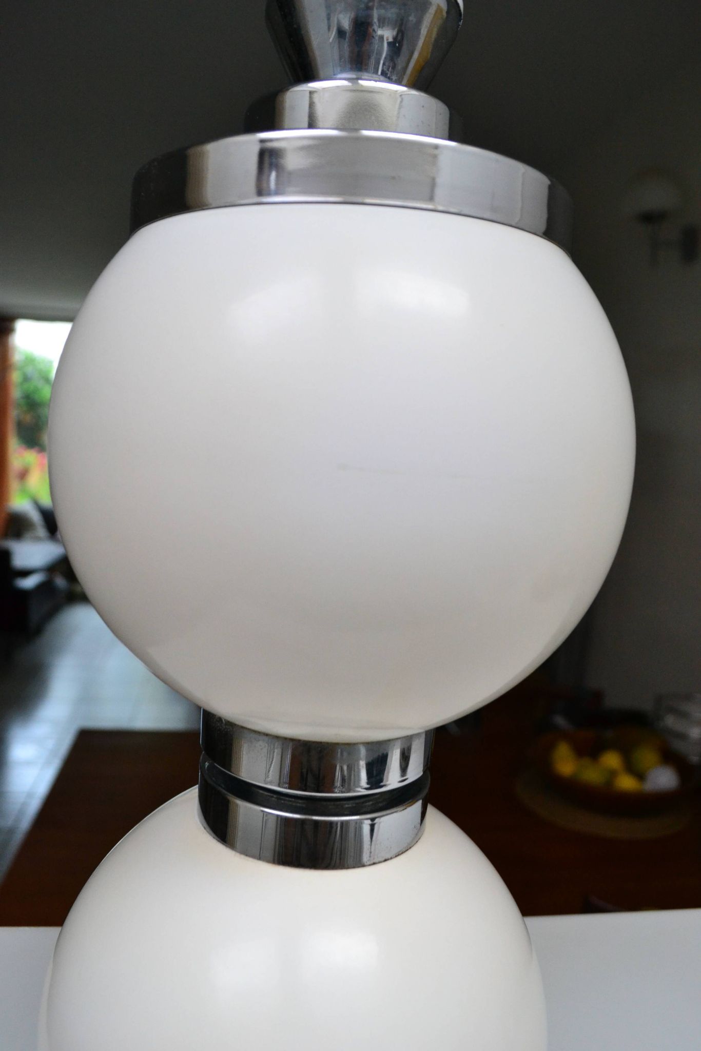 Delmas lamp base in white metal and chrome from the 70s