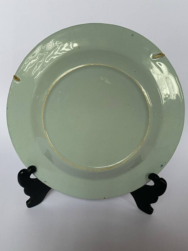 Assiette anglaise polychrome Delft