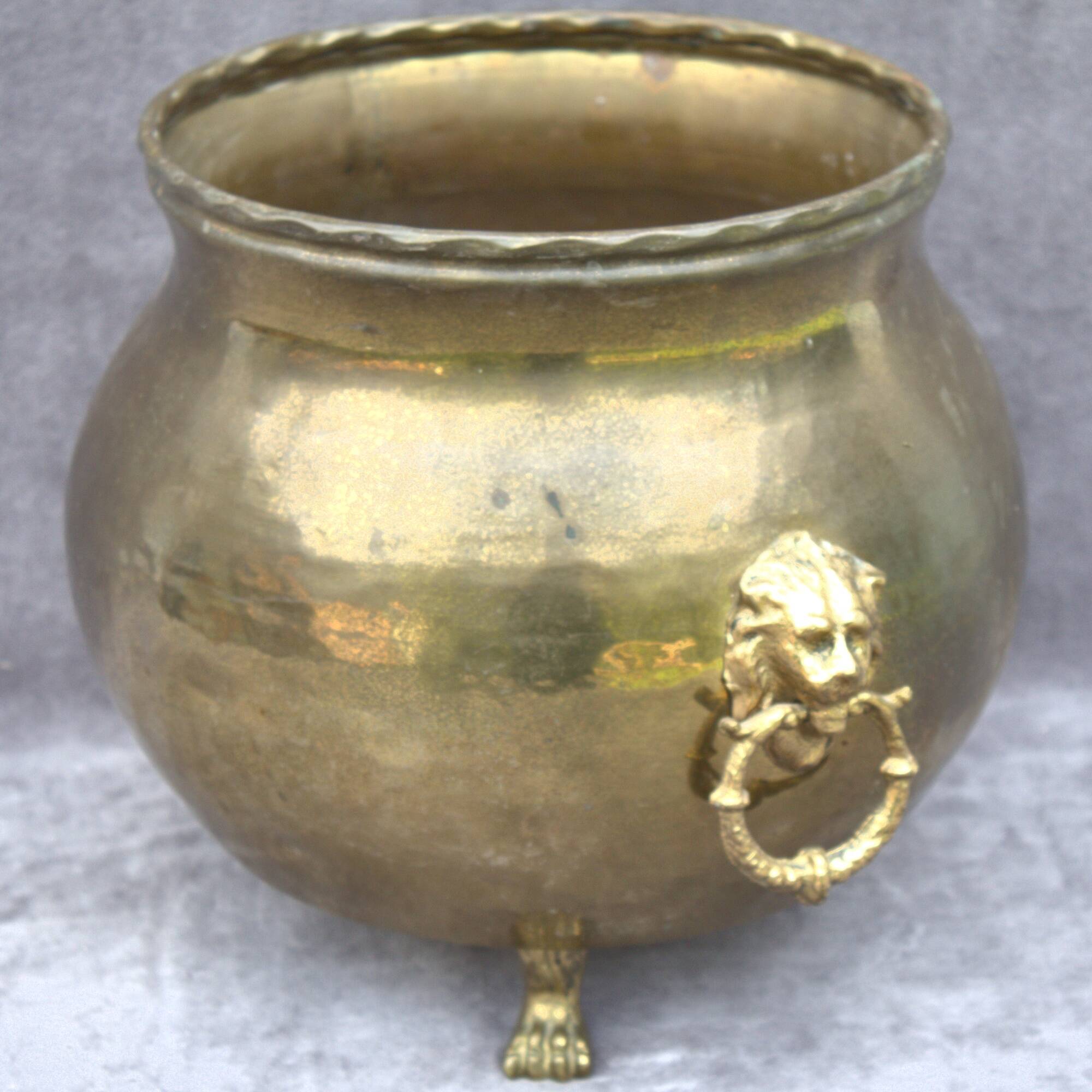 Vintage round flower pot copper brass planter lion feet