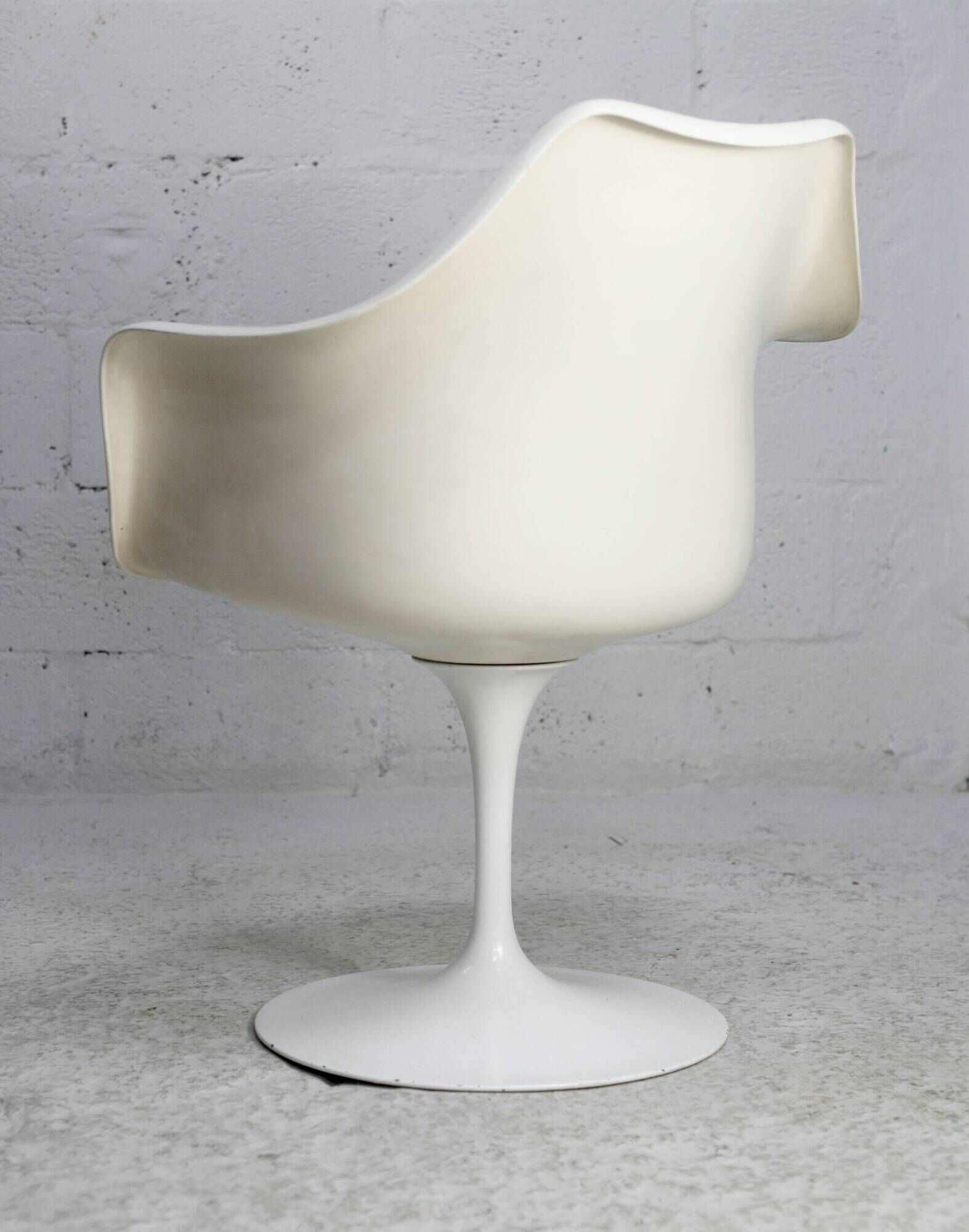 Swivel tulip armchair by Eero Saarinen, Knoll International, circa 1960
