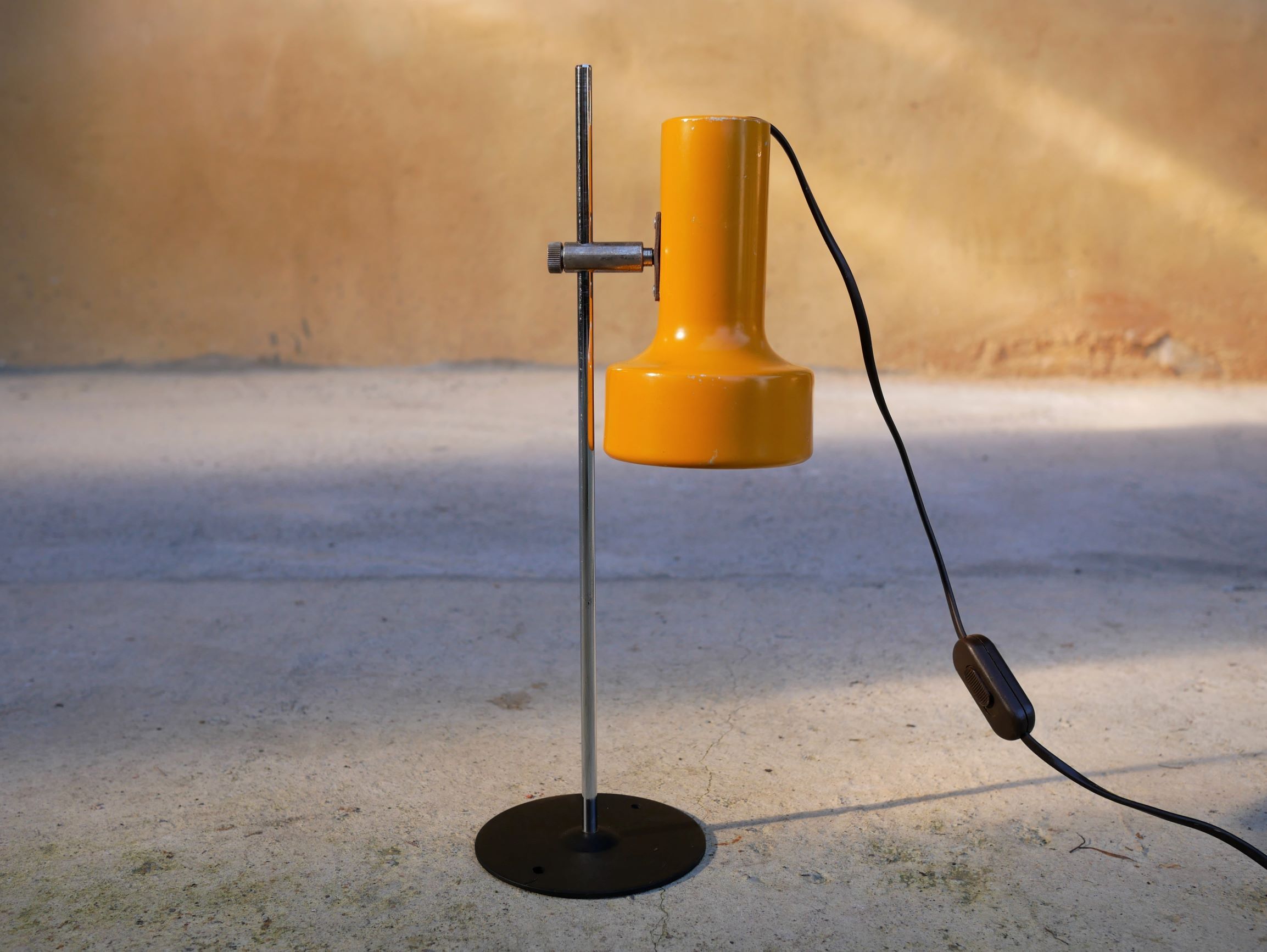Vintage Starlux metal desk lamp
