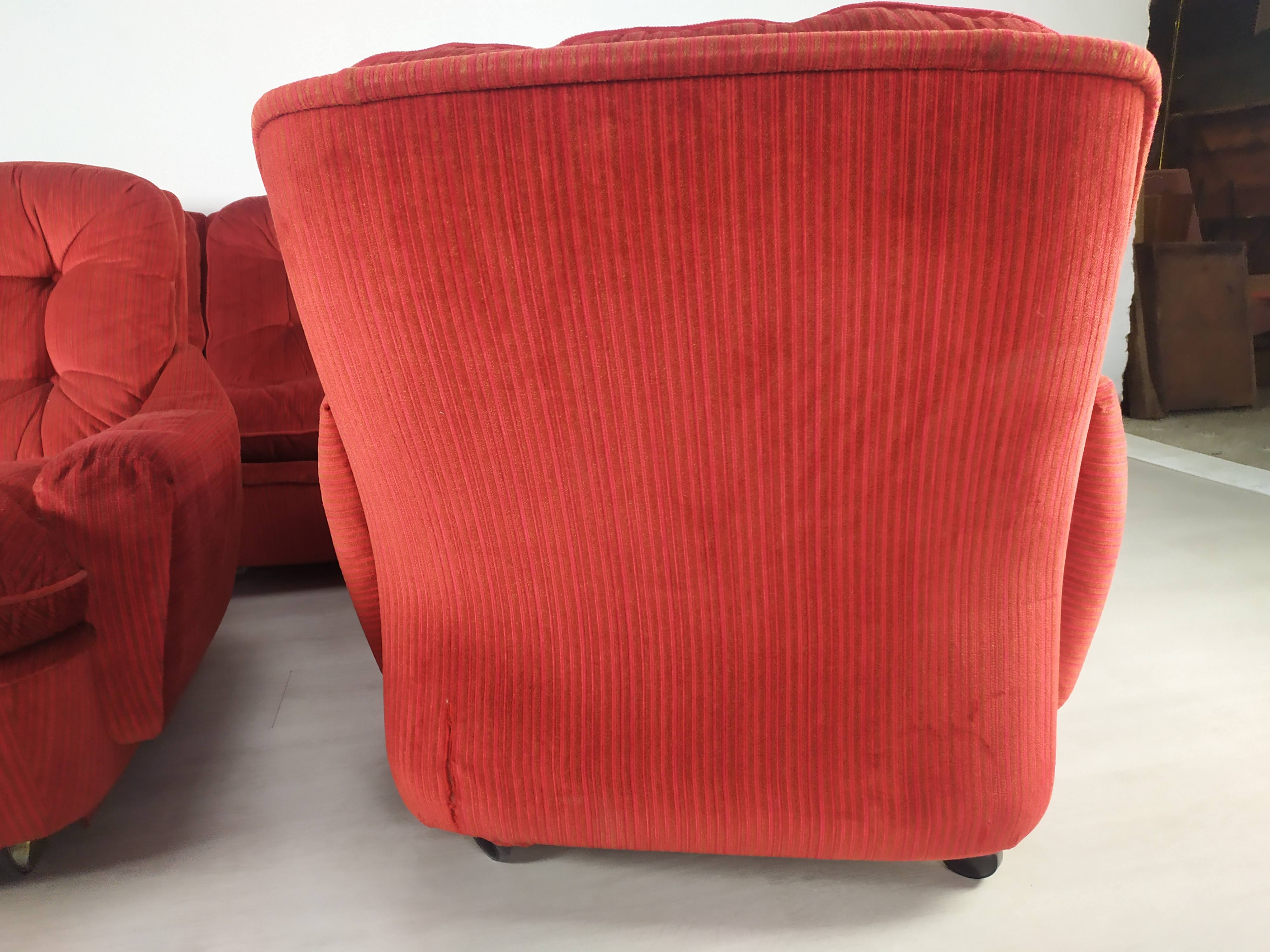 Airborne Cadestin Red Velvet Lounge