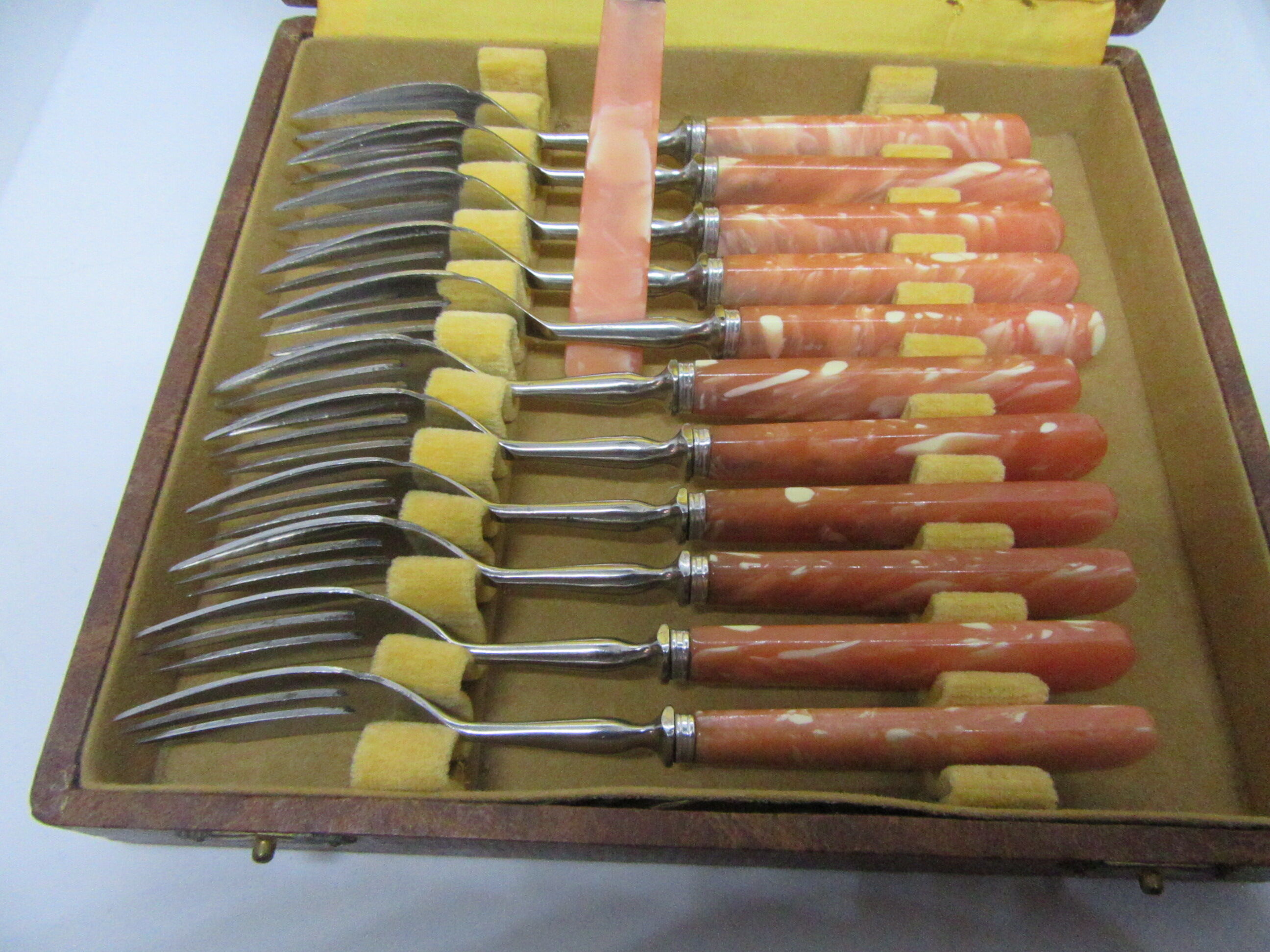 Cake fouchettes handle resin