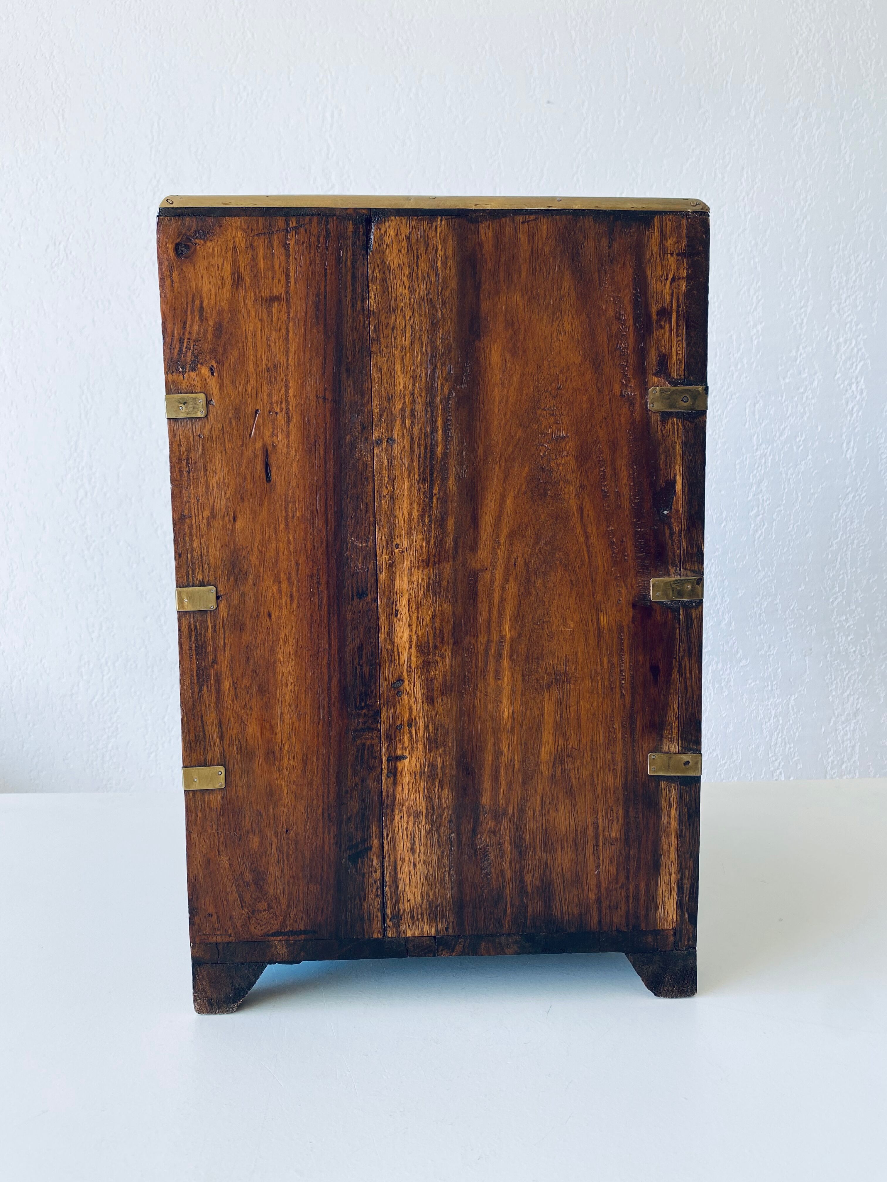 Cabinet with drawers