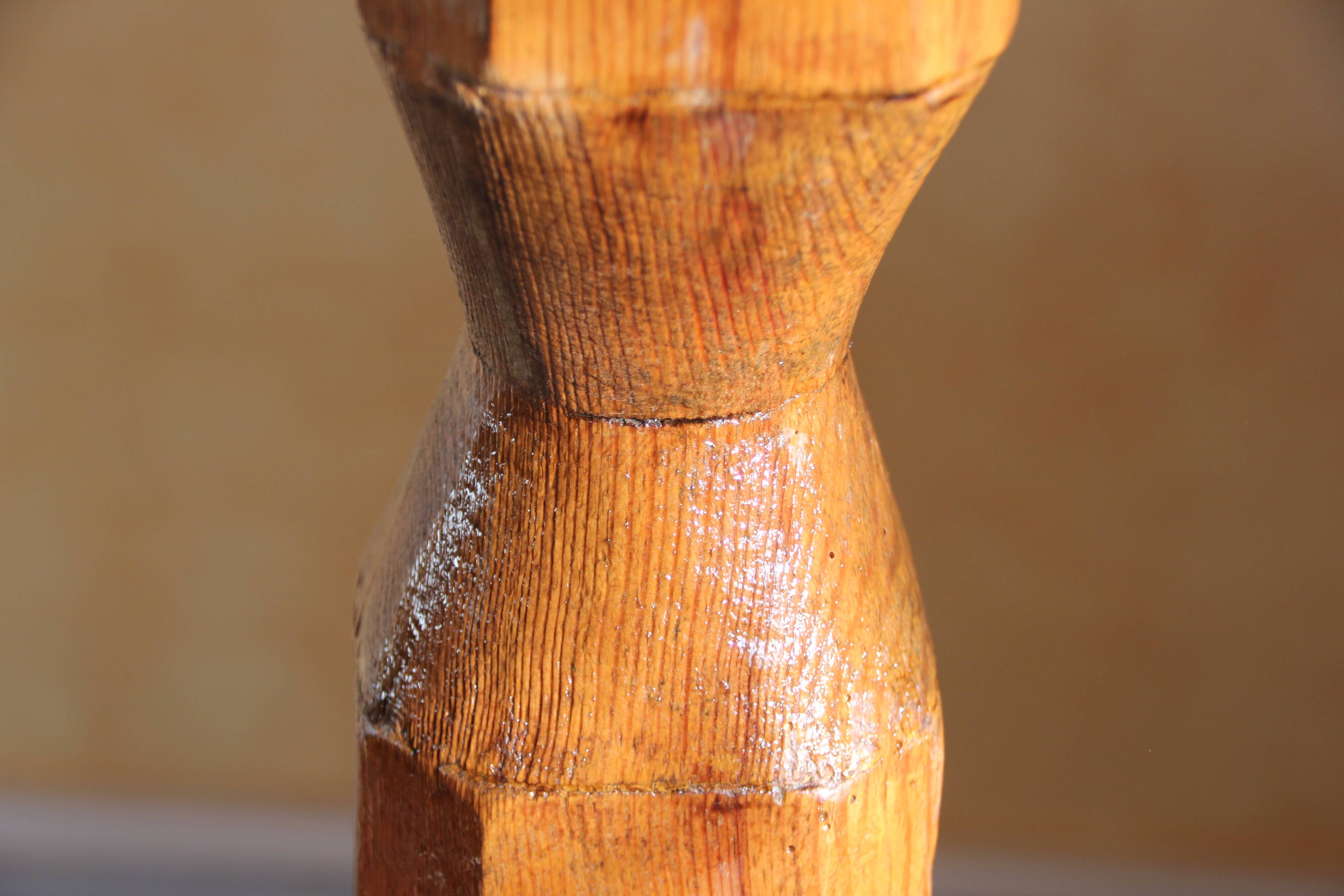 Light wood lectern unit on foot, 4 sides. Eighteenth century