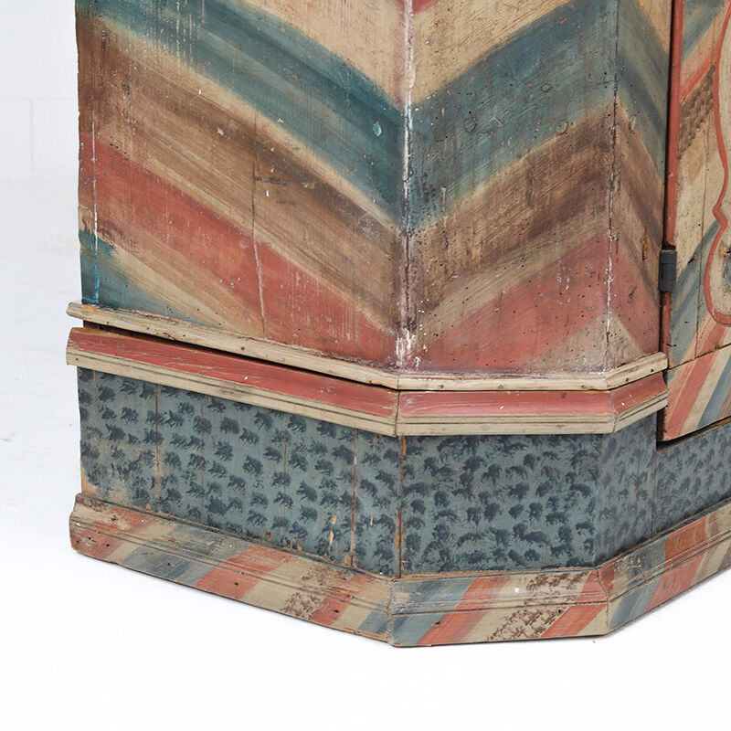 Armoire de mariage peinte en art populaire rustique exceptionnel de 1784