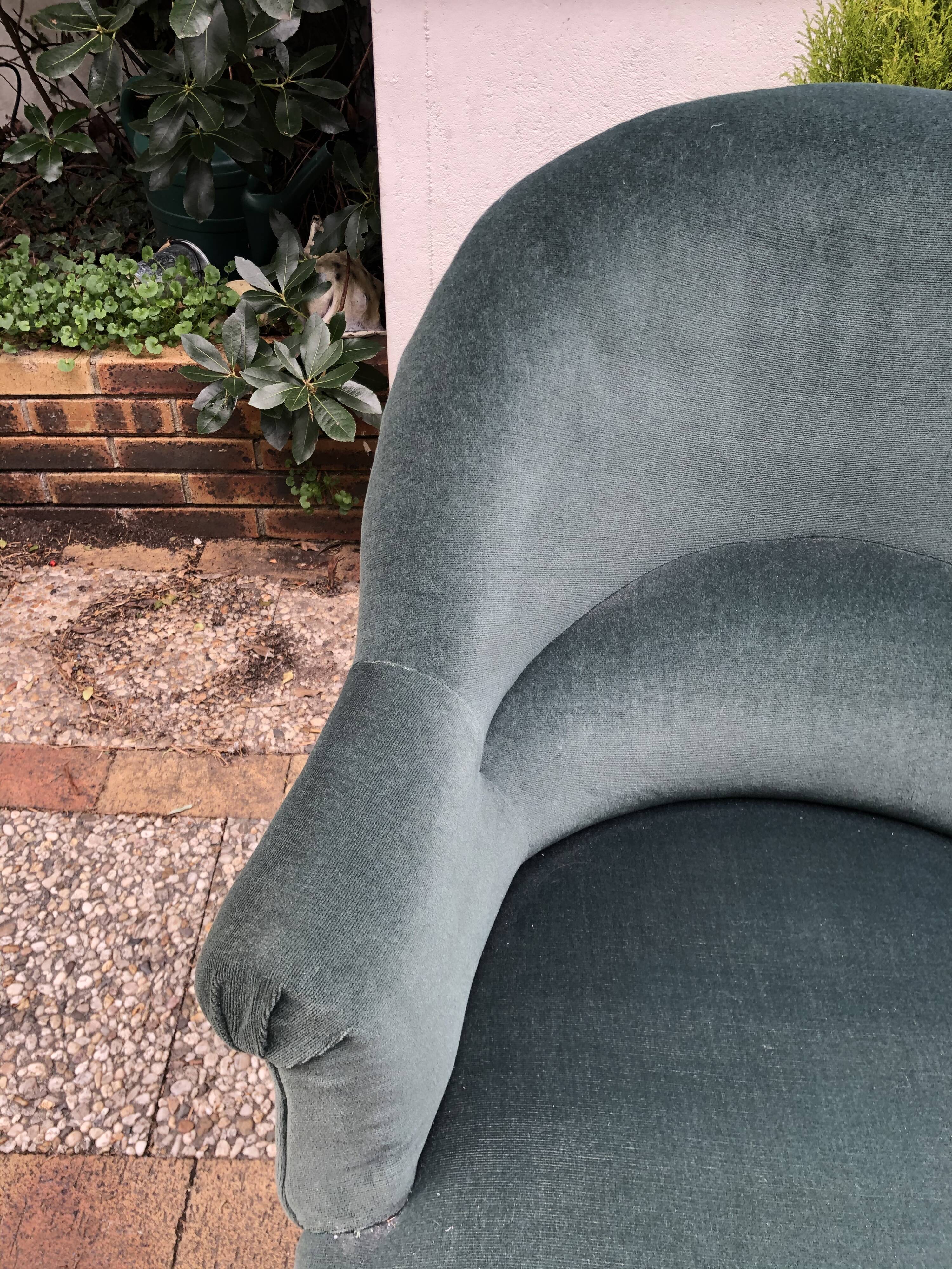 Emerald green toad armchair