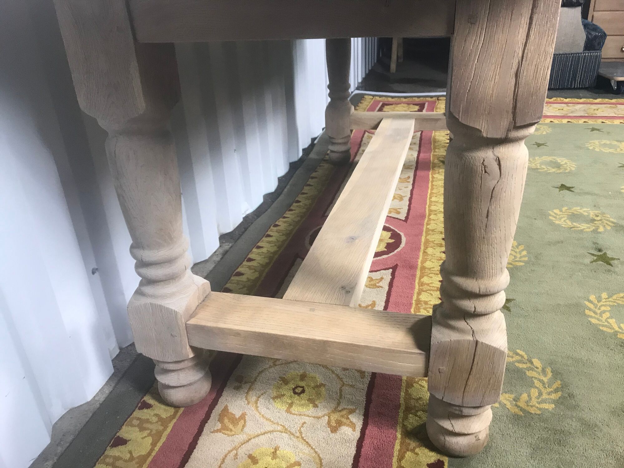 Solid oak farm table with turned feet & 2 elongated aero gum
