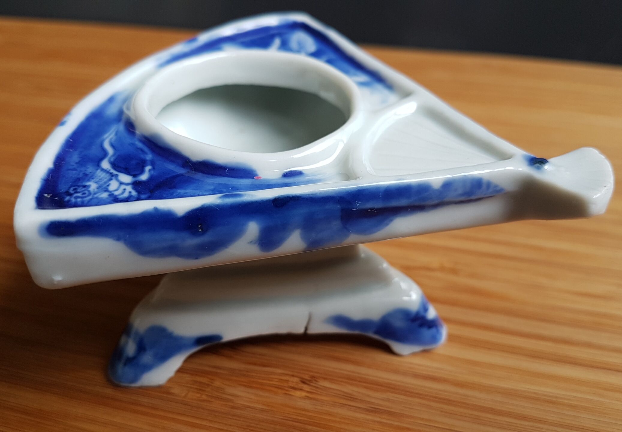 Ancient Chinese porcelain inkwell