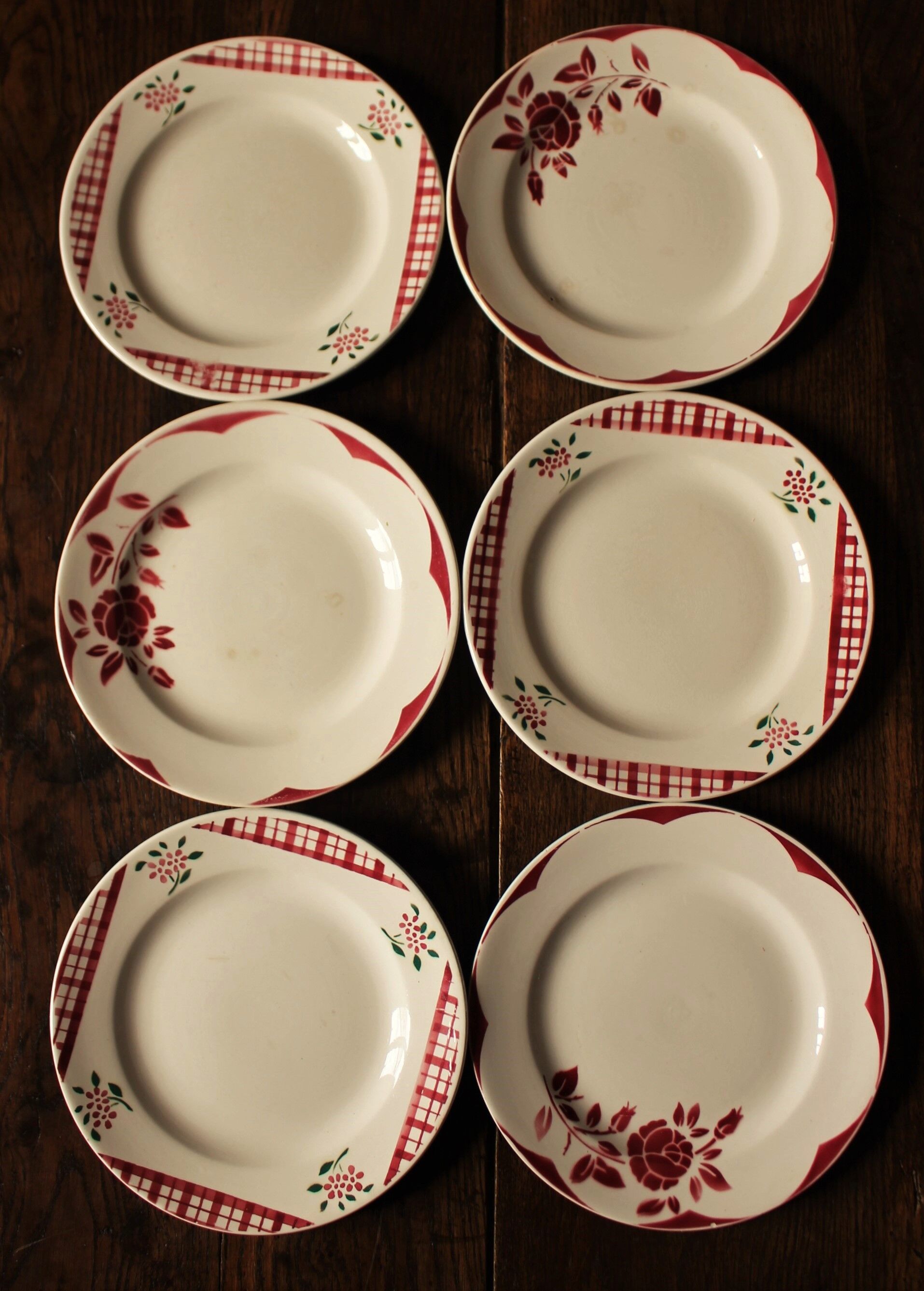 Lot 6 small mismatched plates Niger Corsica red Digoin Sarreguemines