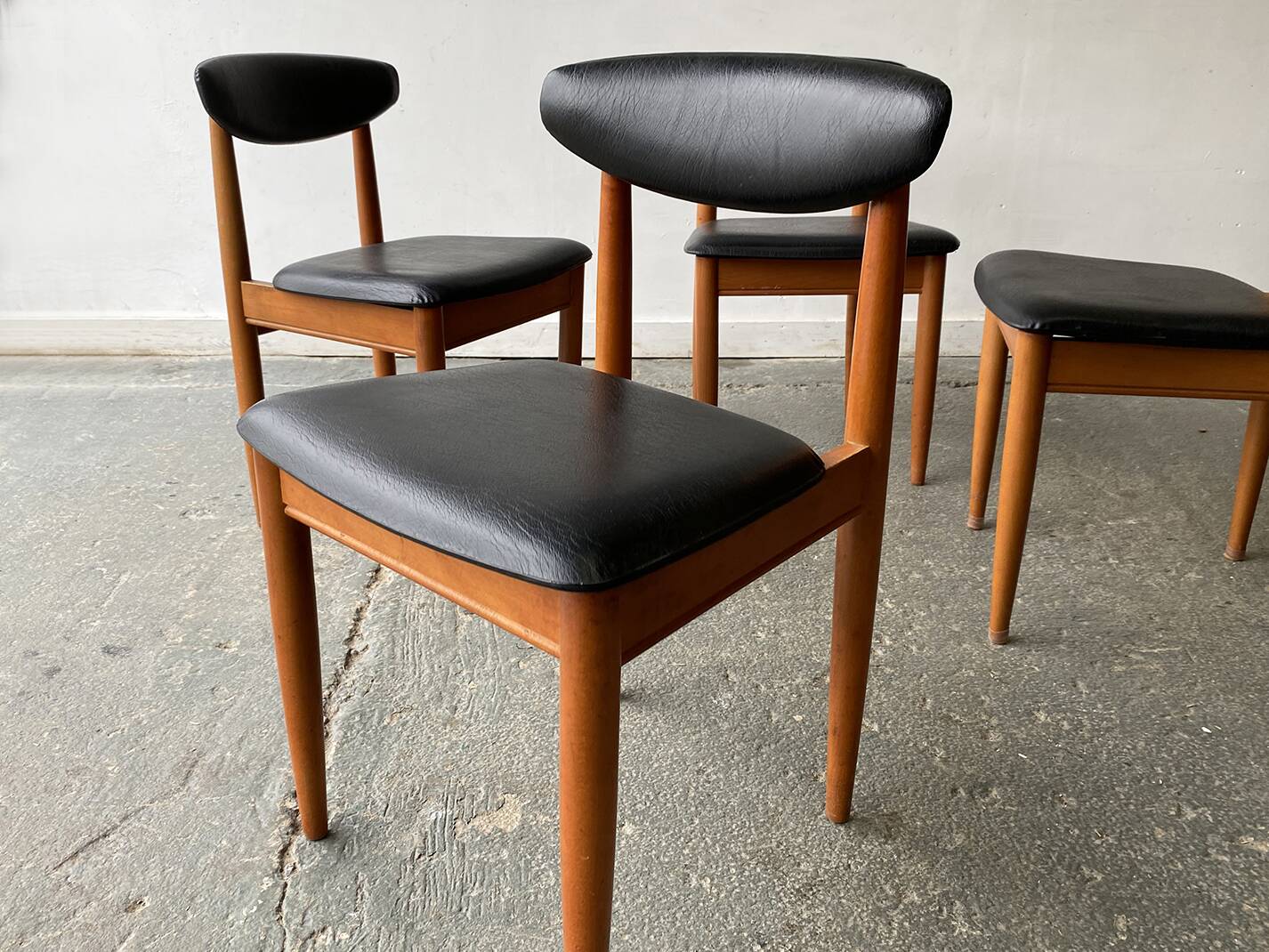 1960s Mid-Century dining table and dining chairs by Schreiber Furniture