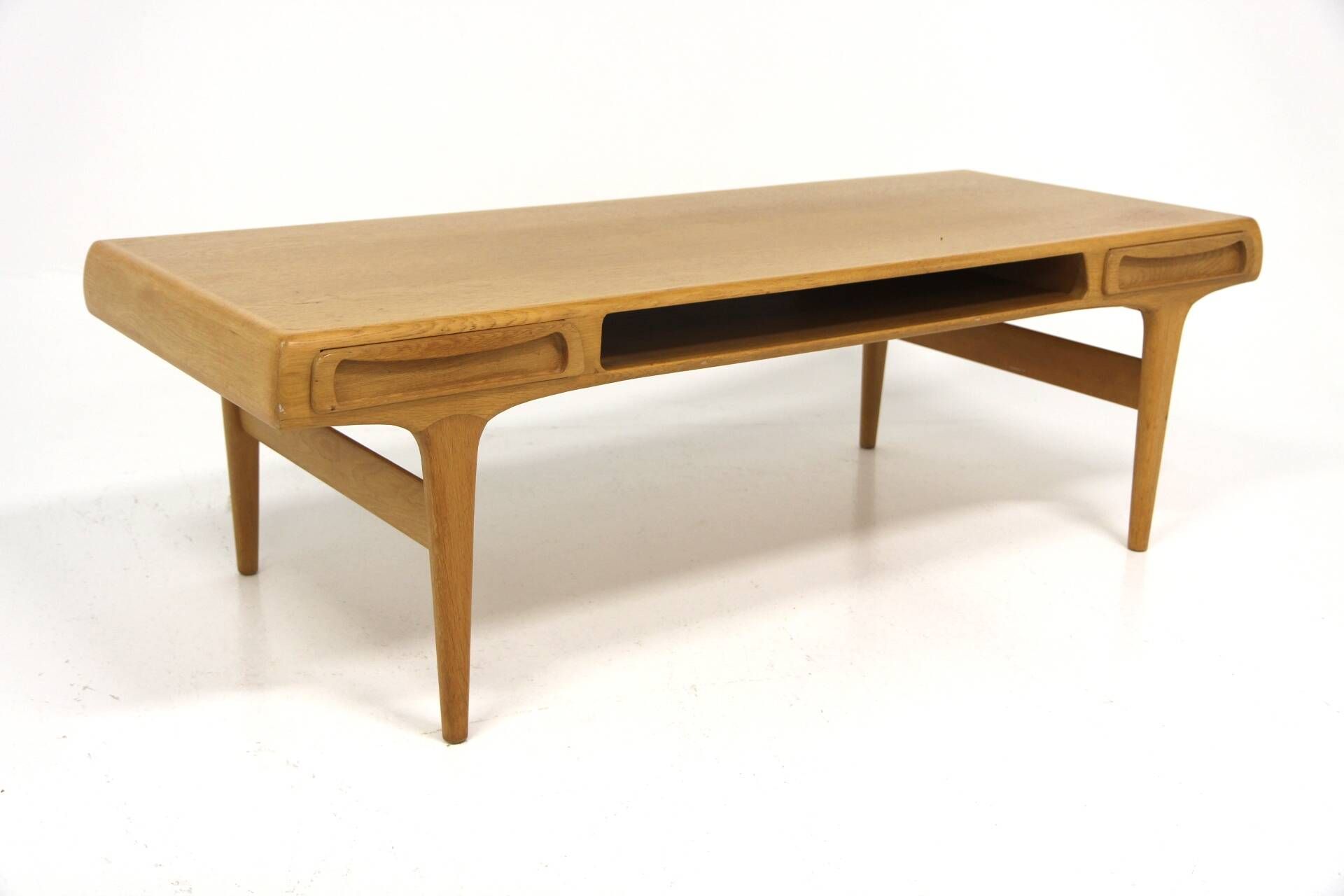 Oak coffee table, Johannes Andersen, Trensum, Denmark, 1960