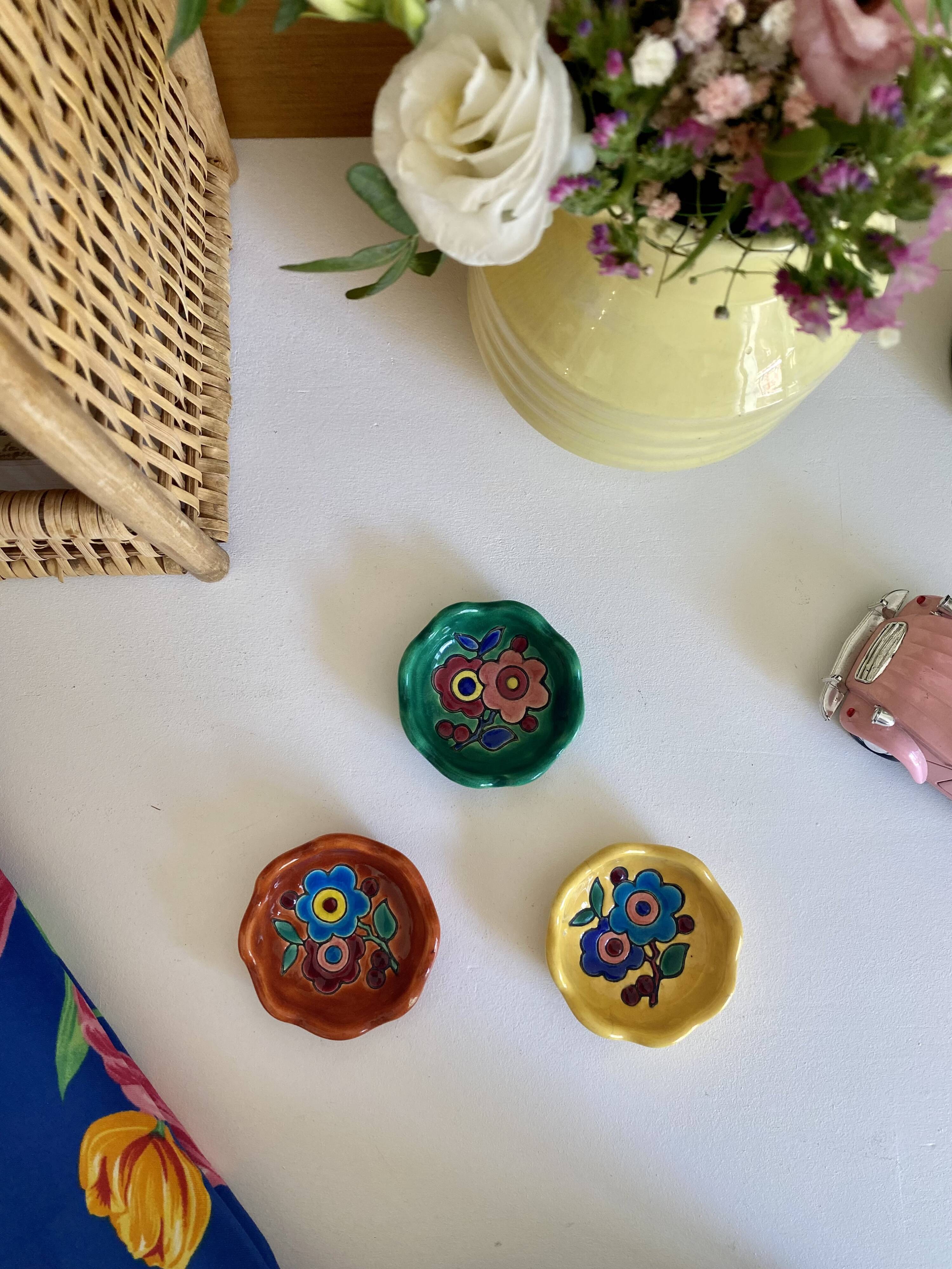 Trio of empty cups Longwy pocket