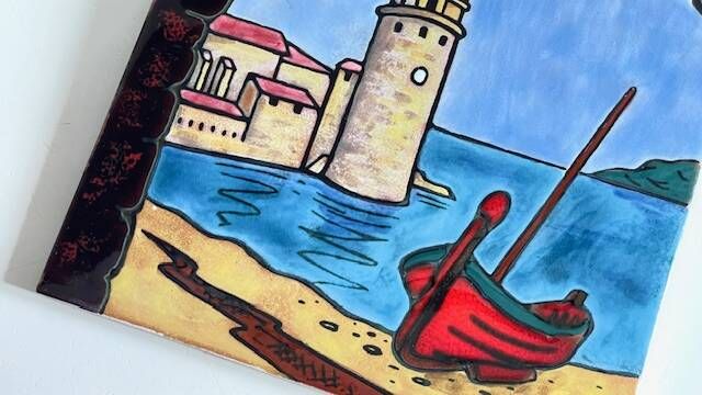 Illustration en céramique artisanale vintage