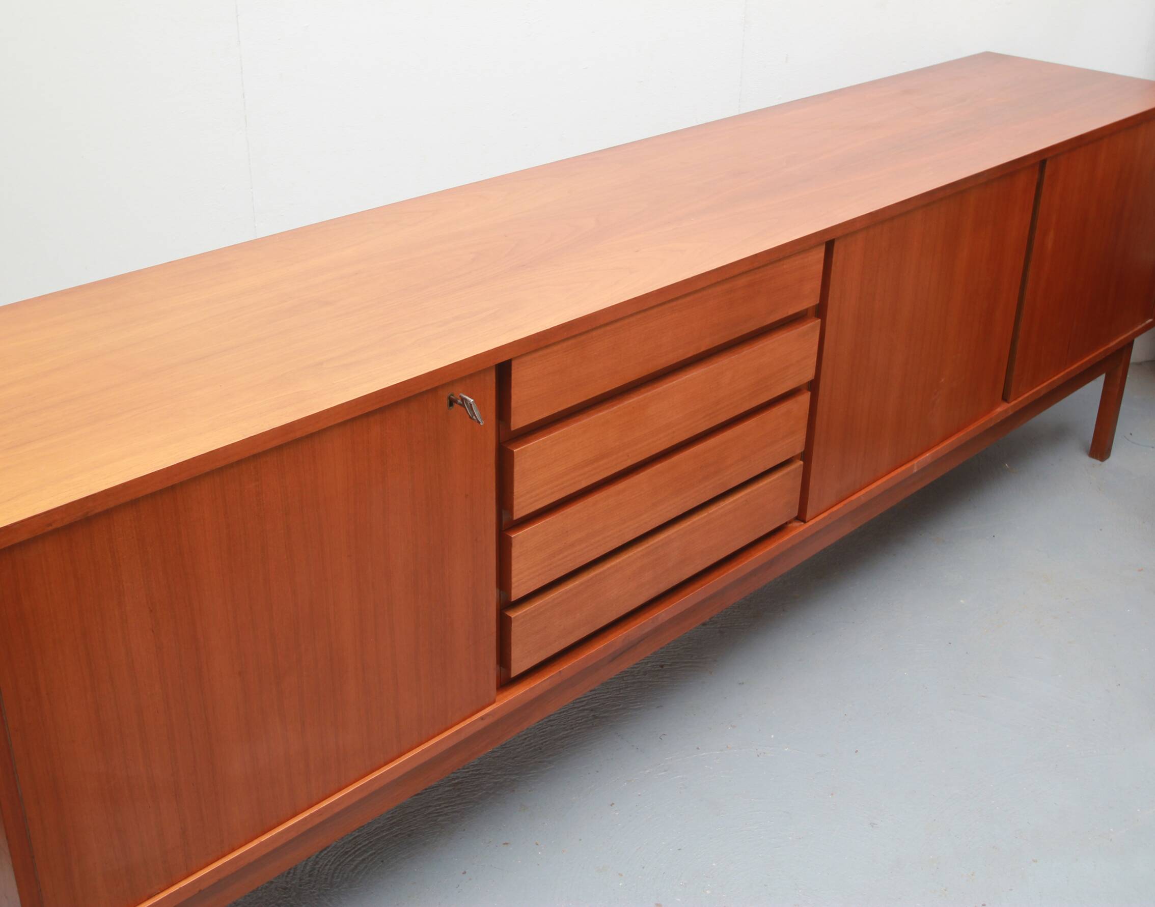 1960s sideboard in walnut XL