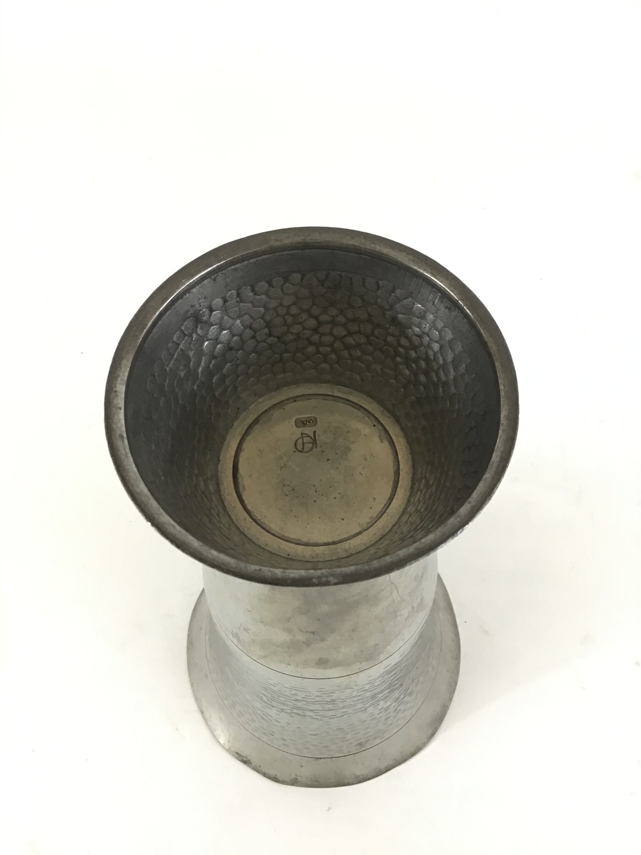 Vase en étain signé Gero Chris van der Hoef