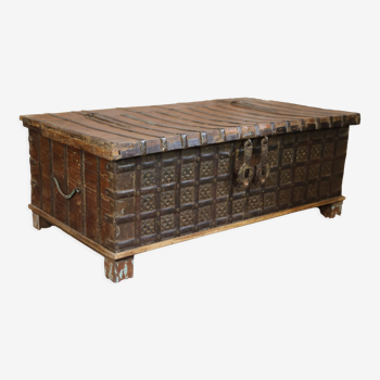 Low Indian chest Coffee table in wood and iron, unique piece