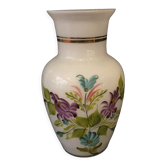 Vase en opaline blanche decor floral