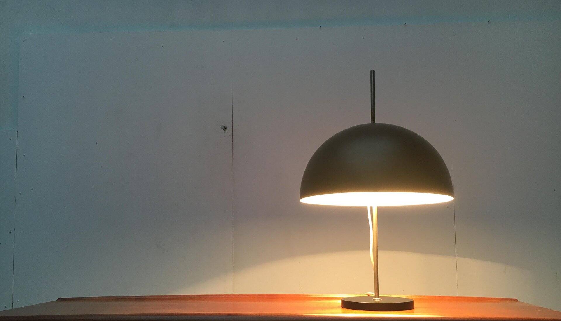 Mid-century minimalist table lamp