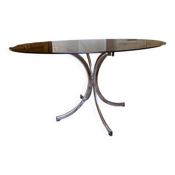 Table ovale Roche Bobois en acier chromé et verre fumé, 1970