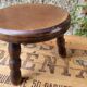 Tabouret tripode en bois