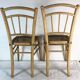 Paire de chaises cannées en bois clair