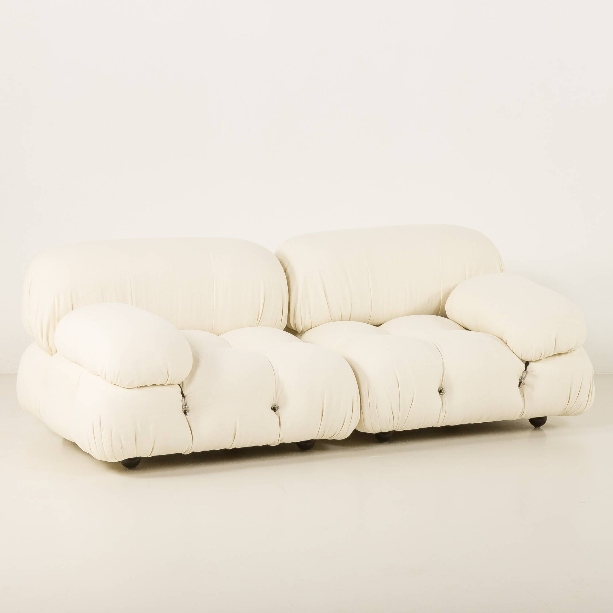Camaleonda Sofa by Mario Bellini renovated in linen upholstery