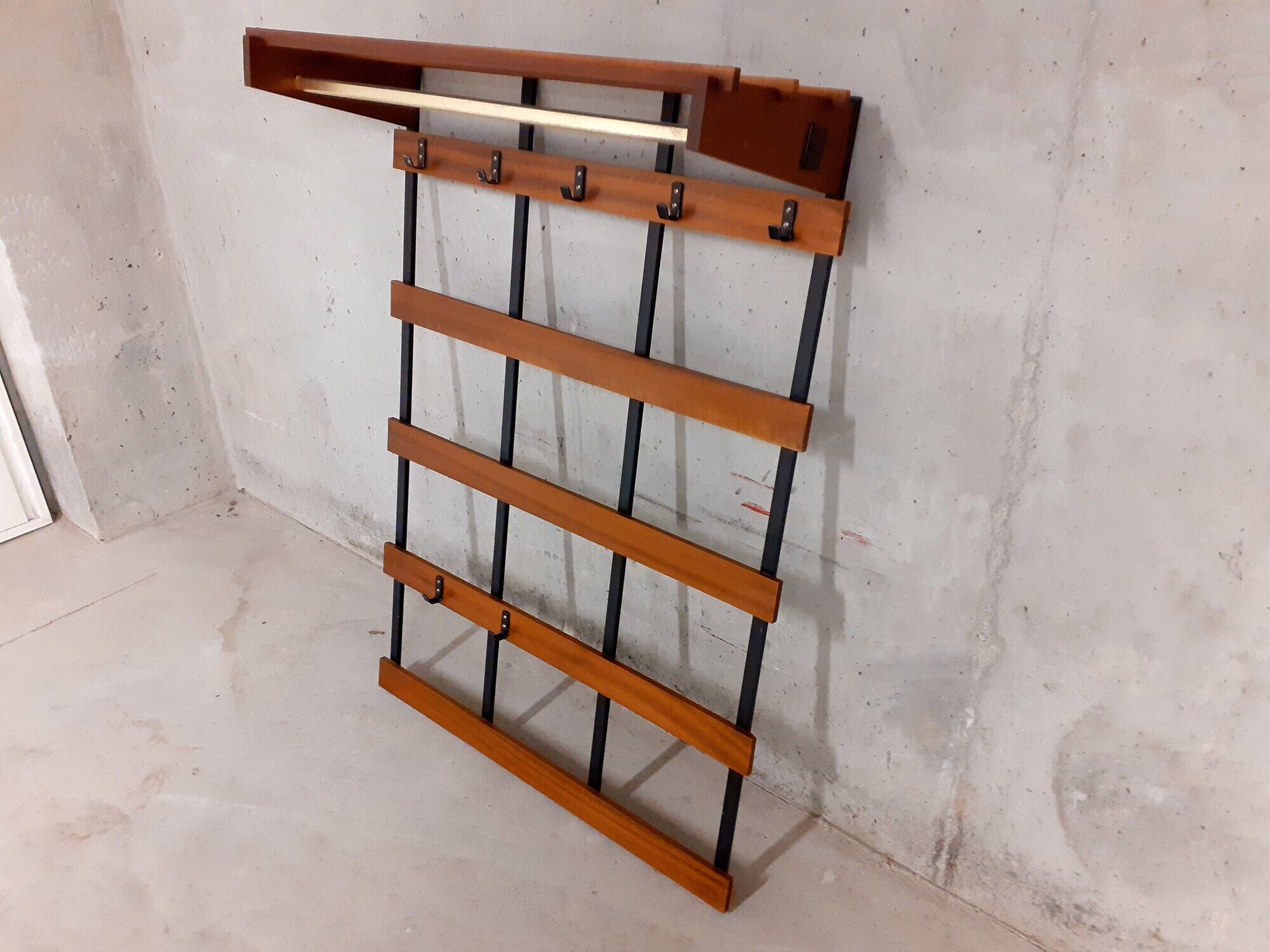 Wall coat rack in teak and vintage black metal