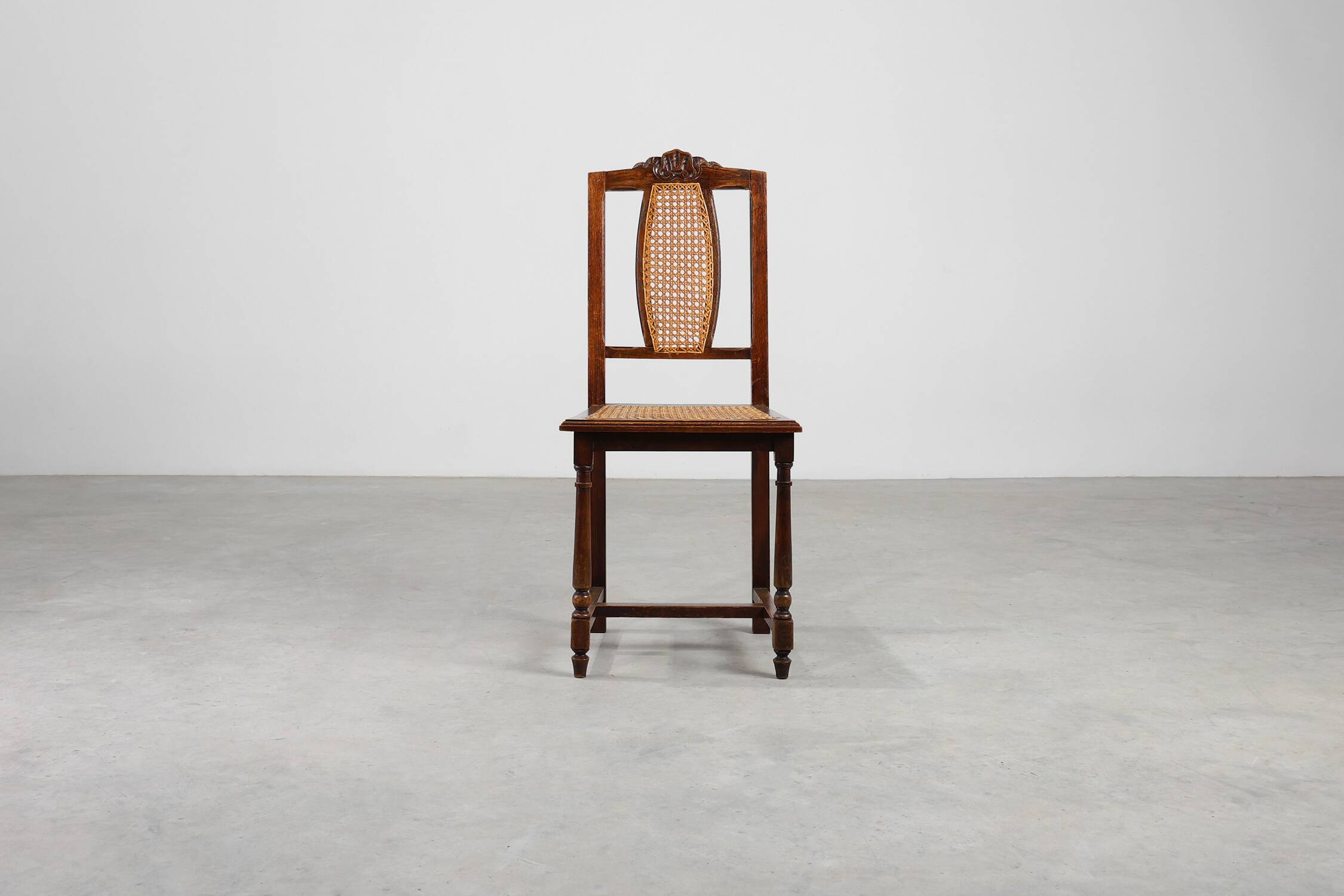 Chaise en bois et rotin française antique, vers 1900