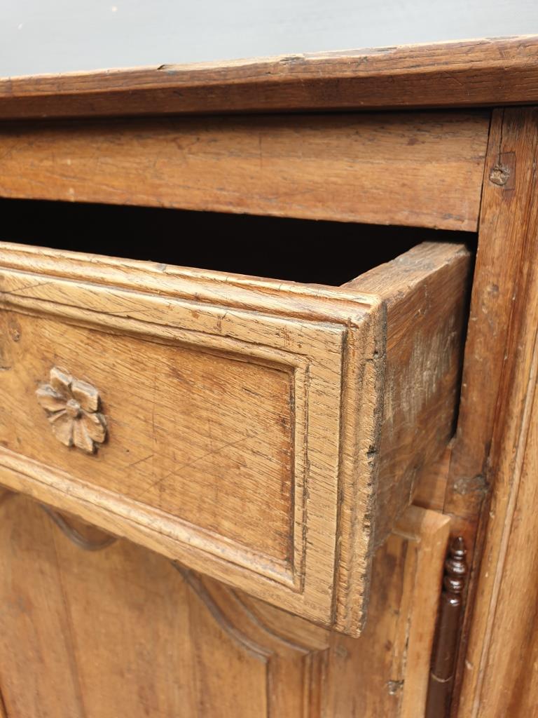 Confectionery buffet high Norman XVIIIth